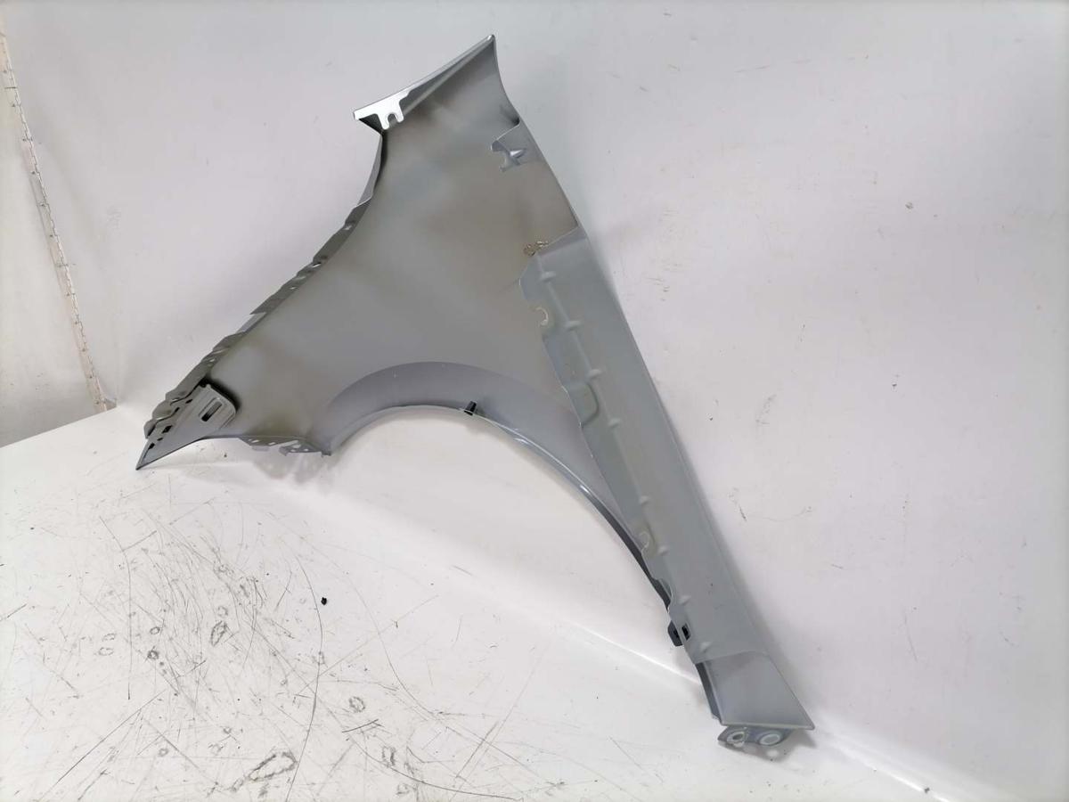 VW Passat B9 original Kotfl&uuml;gel vorn rechts LM7P Oyster Silver Bj.2024